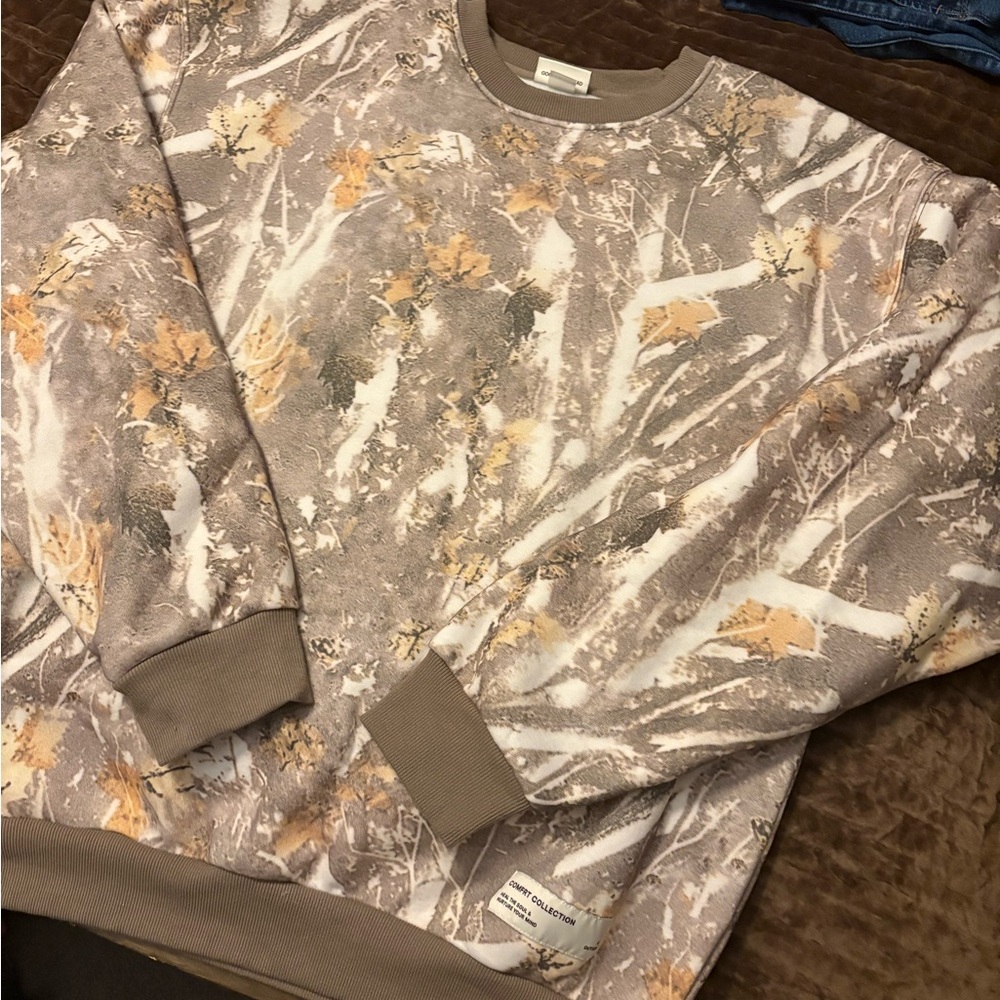 COMFORT Crewneck Sweatshirt Camouflage Adirondack Print Green Beige  XL NWOT BD - Picture 3 of 7